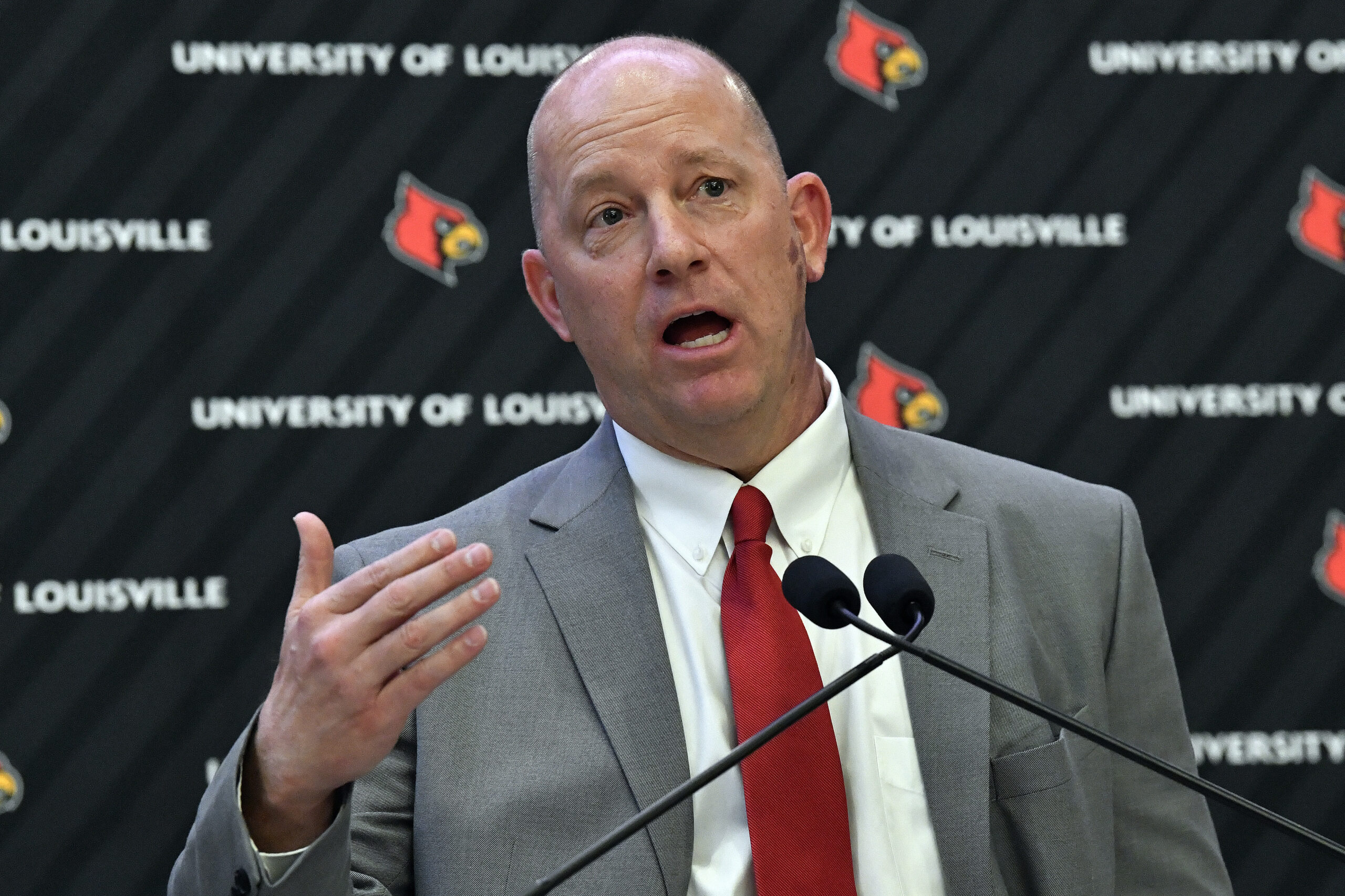 Louisville confirm new signing of key star $77.06 Million on blockbuster with insider sheds light for two year contract due…