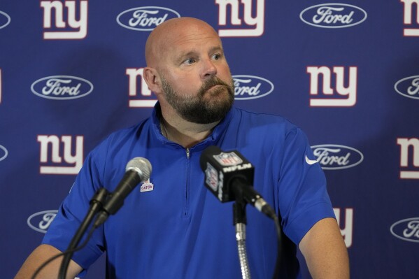Giants pull surprising move to sign Rivals QB after cutting his pay  to joined Giants