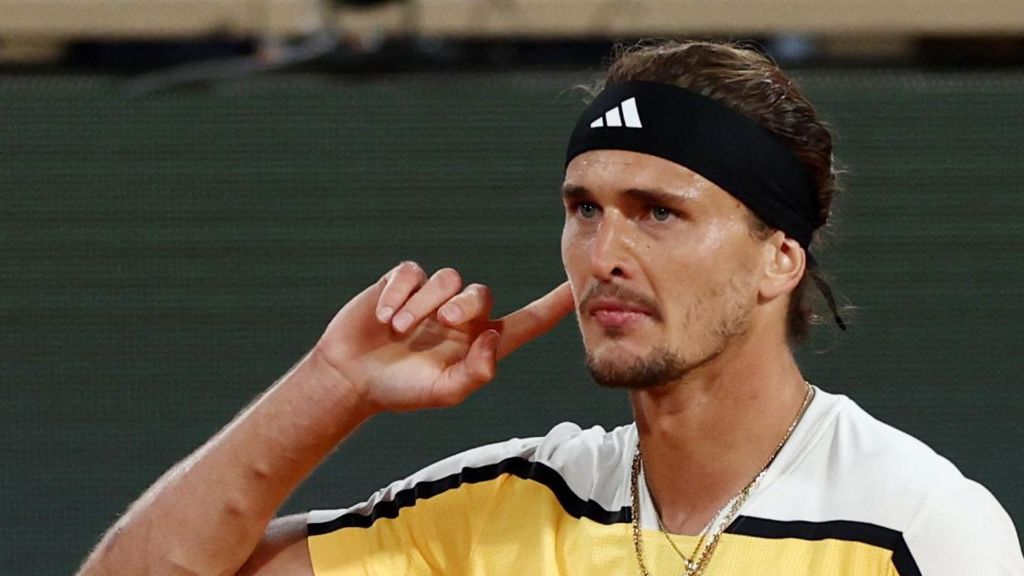 German Proffessional Tennis player Alexander Zverev  has dismissed After Accused of Cheating during French Open…
