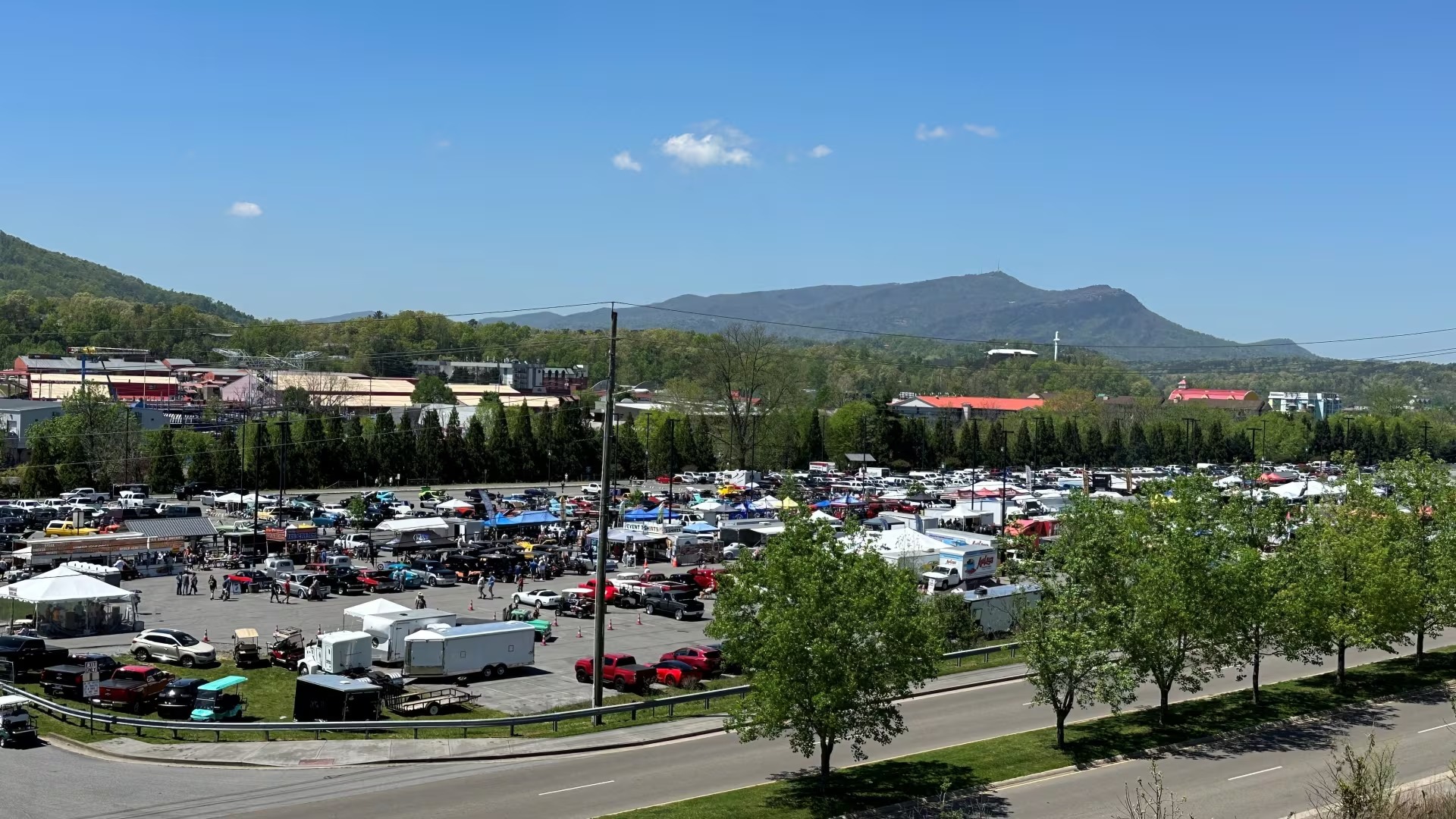 Community is Mourning the Tragic loss of two-time Pigeon Forge Rod Run Champions who Died in a Devastating Car Crash Near the Event site.