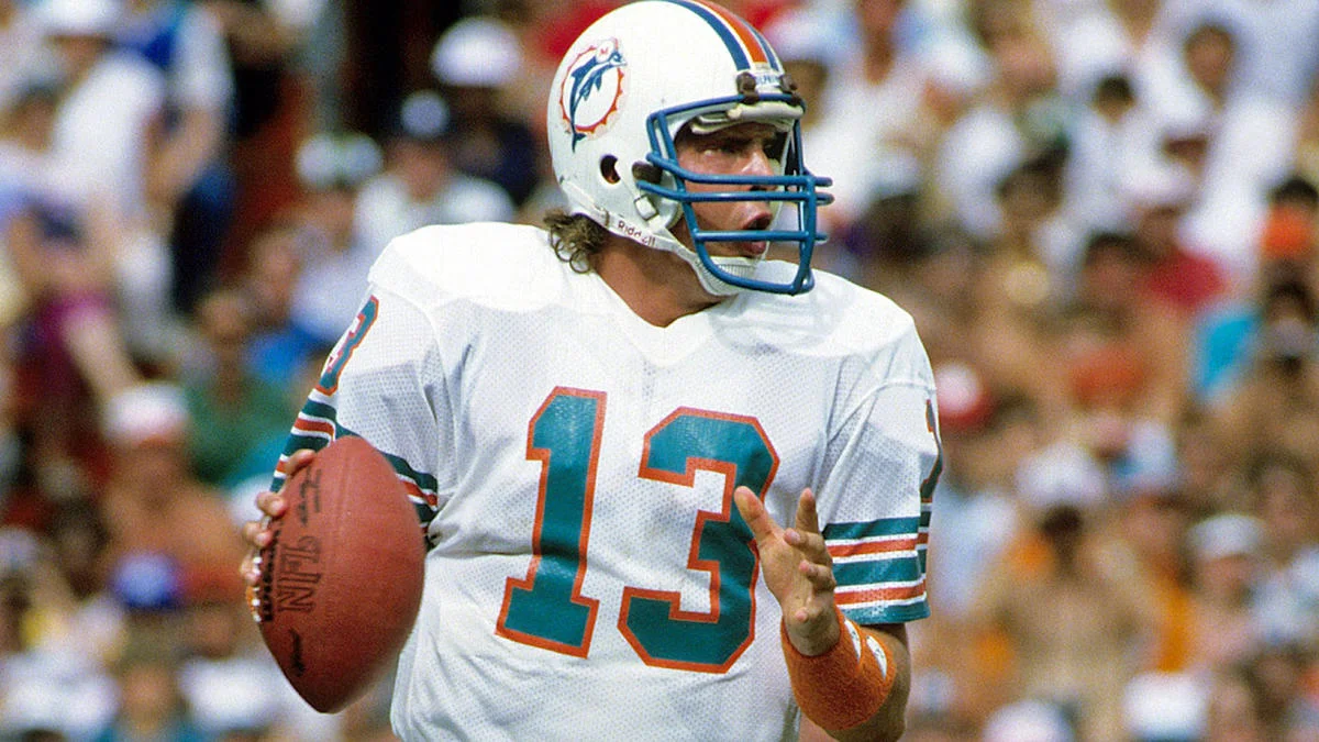 NFL UPDATE: In a move that has rocked the college football world, Dan Marino, the legendary former Miami Dolphins quarterback widely regarded as the greatest passer in NFL history, has committed to becoming the new head coach of the LSU Tigers. The announcement, made just 30 minutes ago, has left fans, analysts, and rival programs in….