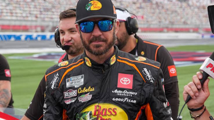 Unexpected Twist: Martin Truex Jr. Confirmed NASCAR Legend is Ready to Takes Over from Him as New Driver in 2025 due…